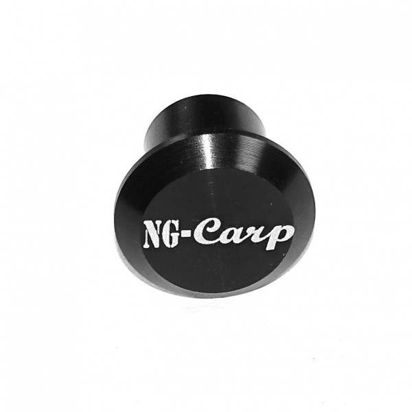 NG Carp Metall Plug Flach Logo L/22mm/ 11mm Steam (Schwarz)